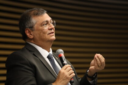 Supremo dá 20 dias para governo apresentar plano de reestruturação da CVM