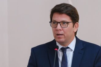 Supremo tenta intimar Mário Frias sobre verbas para filme de Jair Bolsonaro