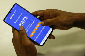 Trabalhadores poderão usar saldo do FGTS para quitar dívidas no Desenrola a partir de 25