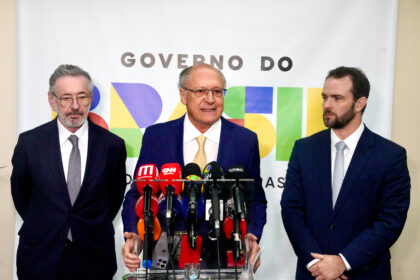 Brasil eua: indignação com tarifas propostas em meio a diálogo tenso e acusações
