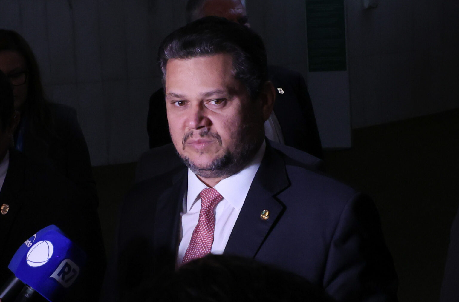 Davi Alcolumbre defende Jacques Wagner após senador ser alvo de operação da Polícia Federal