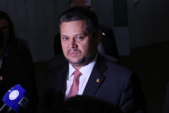 Davi Alcolumbre defende Jacques Wagner após senador ser alvo de operação da Polícia Federal