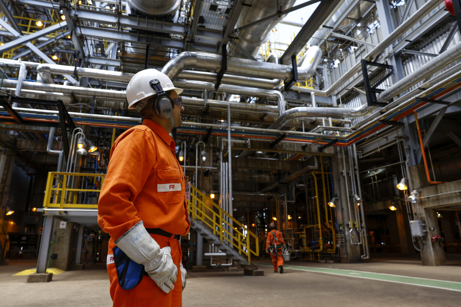 Economia brasileira mantém ritmo de expansão apesar de juros altos e incertezas externas