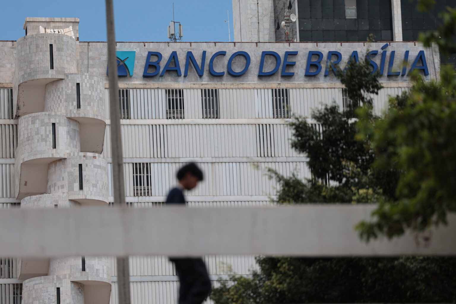 Operação Juros Zero mira esquema de descontos indevidos em salários de servidores do DF