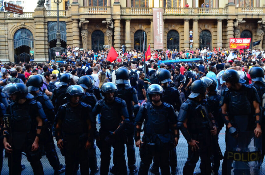 STJ ordena que governo de São Paulo crie protocolo para policiamento em protestos