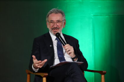 Setores sob risco com possível sobretaxa dos Estados Unidos ao comércio brasileiro