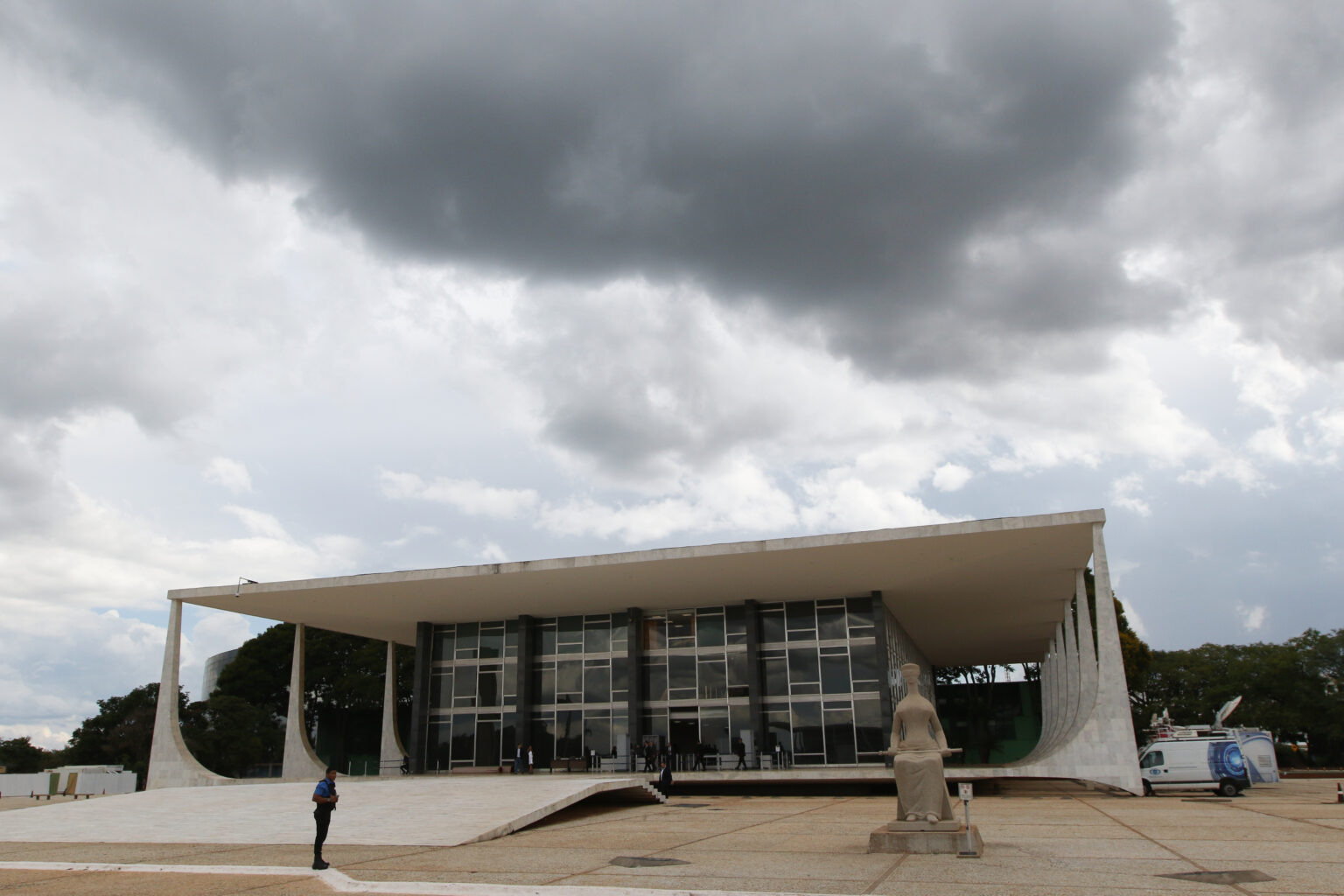 Supremo libera processo contra Eduardo Bolsonaro por coação envolvendo sanções dos EUA