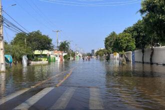 Temporal em São Paulo provoca morte e caos urbano enquanto frente fria avança pelo Brasil