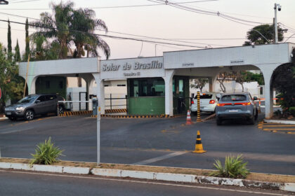 Bolsonaro sofre isolamento na prisão domiciliar após Moraes suspender visitas por 30 dias