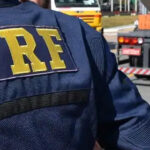 Cachaça armazenada em galões de agrotóxicos é apreendida em rodovia de Minas Gerais