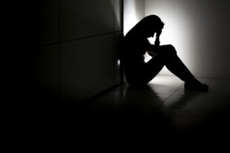 Depressão resistente pode ser reflexo de dor crônica não diagnosticada, aponta estudo