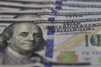 Dólar recua para R$ 5,07 e atinge menor patamar em um mês após dados de inflação nos EUA