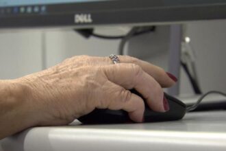 Empreendedores com mais de 60 anos triplicam renda ao formalizar negócios