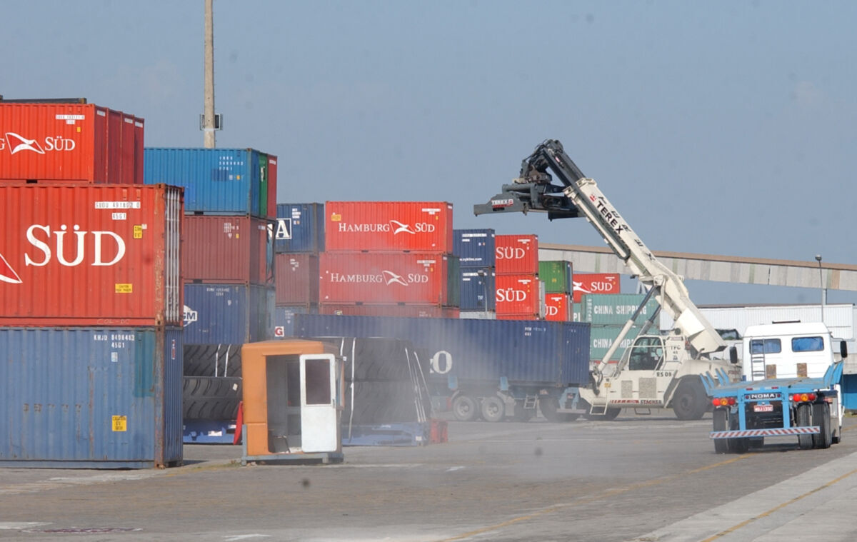 Exportações brasileiras aos EUA registram primeira alta após tarifaço de Donald Trump