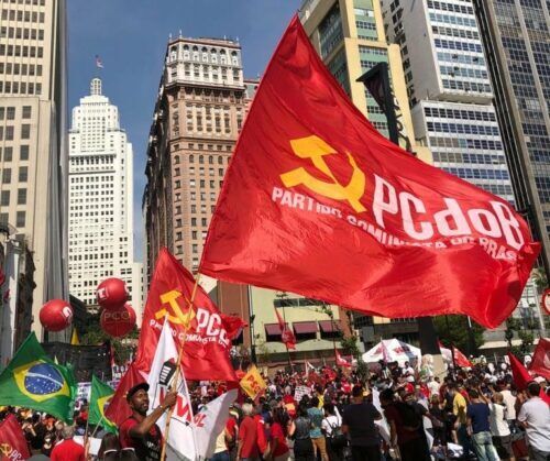 PCdoB formaliza aliança com Lula na disputa pelo Palácio do Planalto