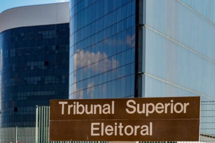 TSE firma parceria com plataformas digitais para conter desinformação nas eleições de 2026