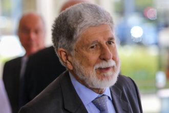 Câmara vira arena de embate entre Amorim e oposição por crise com os EUA