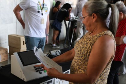 Candidatos à Presidência concentram atividades em debates e entrevistas nesta terça-feira