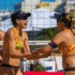Carol e Rebecca garantem vaga na decisão do Circuito Mundial de vôlei de praia no Rio