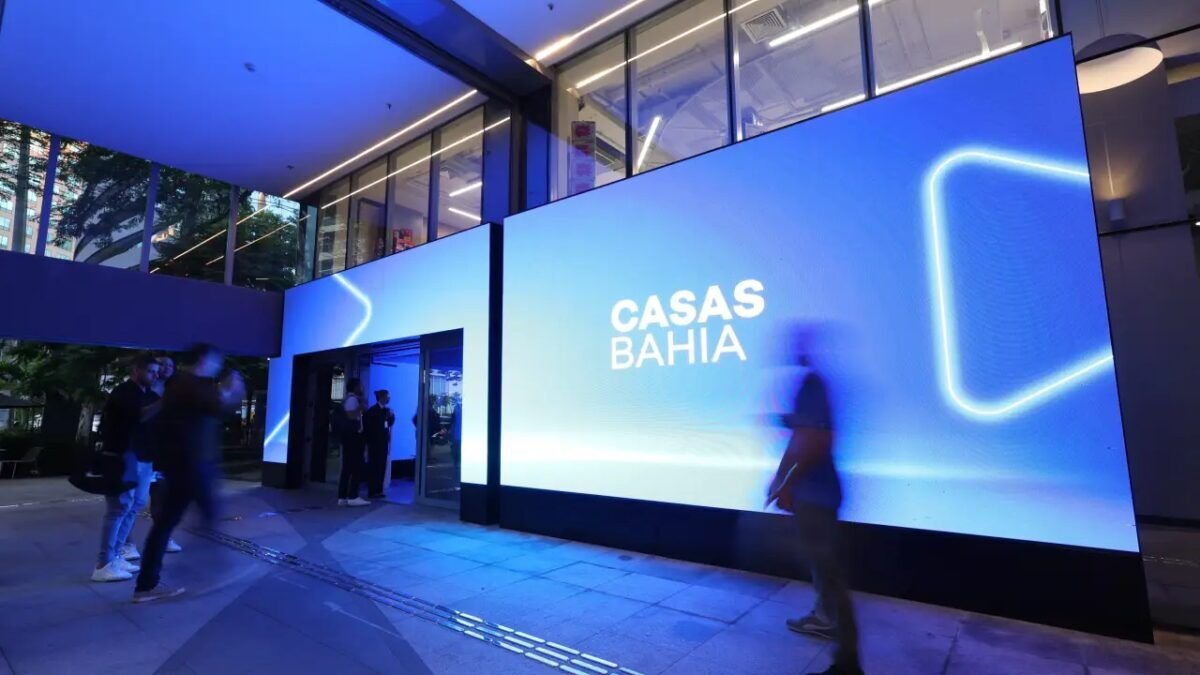 Casas Bahia deve readmitir funcionários após TRT-DF negar recurso sobre cortes em massa