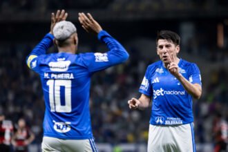 Cruzeiro supera Flamengo no Mineirão e breca ascensão carioca na tabela do Brasileiro