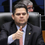 Davi Alcolumbre envia PEC do fim da jornada 6x1 para análise na CCJ após diálogo com o Planalto