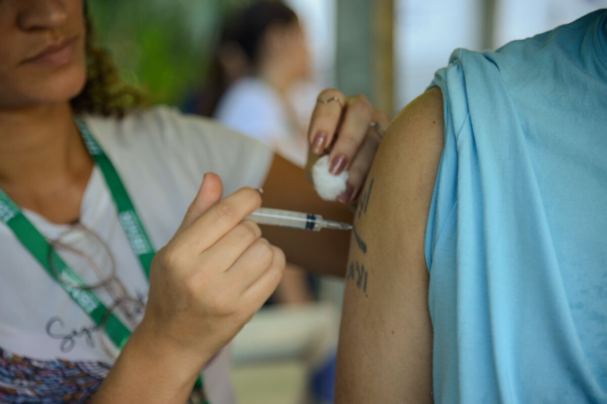 Dia D de multivacinação mobiliza postos de saúde para atualização de cadernetas neste sábado