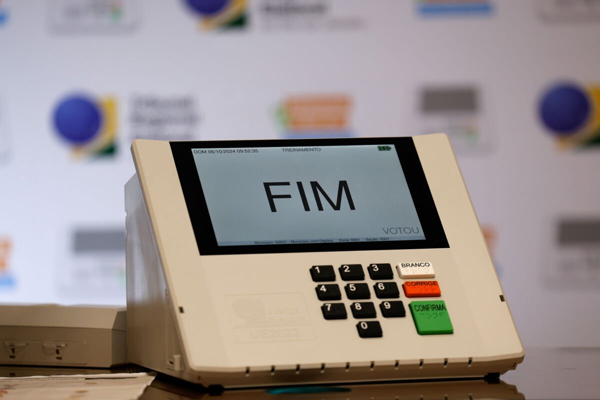 Eleitor fluminense tem até quinta-feira para garantir o voto em trânsito nas eleições
