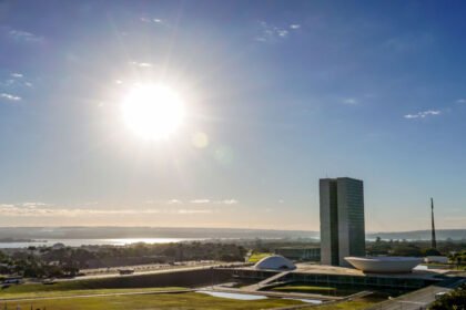 Escala 6x1 e taxa das blusinhas dominam pauta do Congresso em semana decisiva