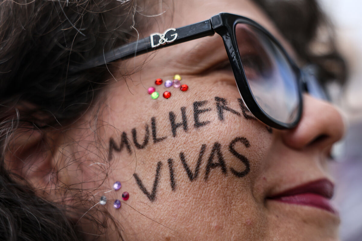 Ex-policial civil pega 28 anos de prisão por assassinato de ex-esposa no Rio de Janeiro