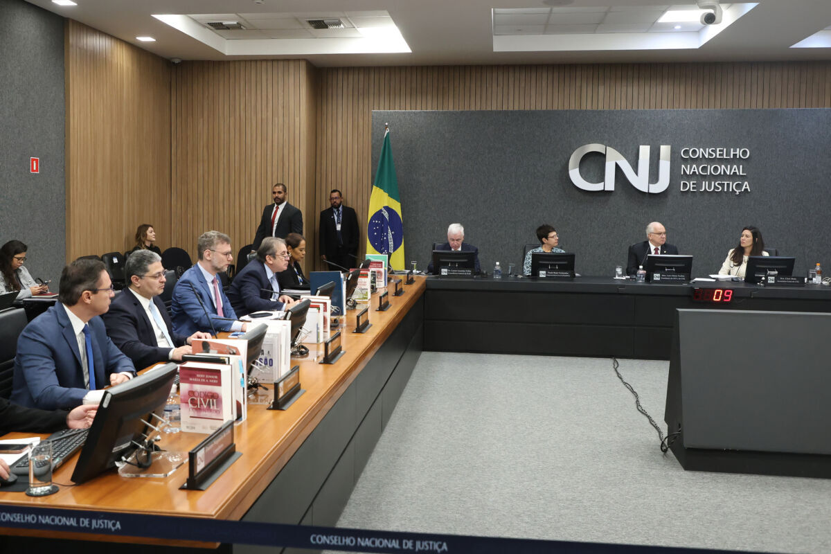 Gabriela Hardt é punida pelo CNJ com afastamento de dois anos por acordo da Lava Jato
