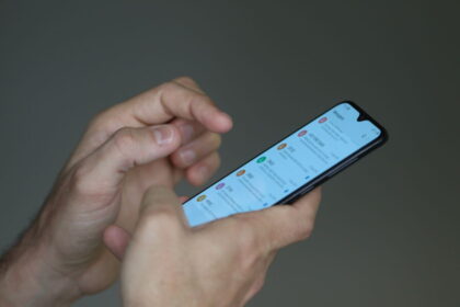 Golpes em renegociação de dívidas miram brasileiros com promessas de falsos programas federais