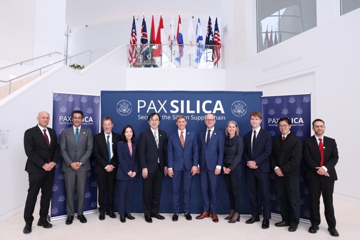 IA gera racha global com blocos rivais liderados por Estados Unidos e China