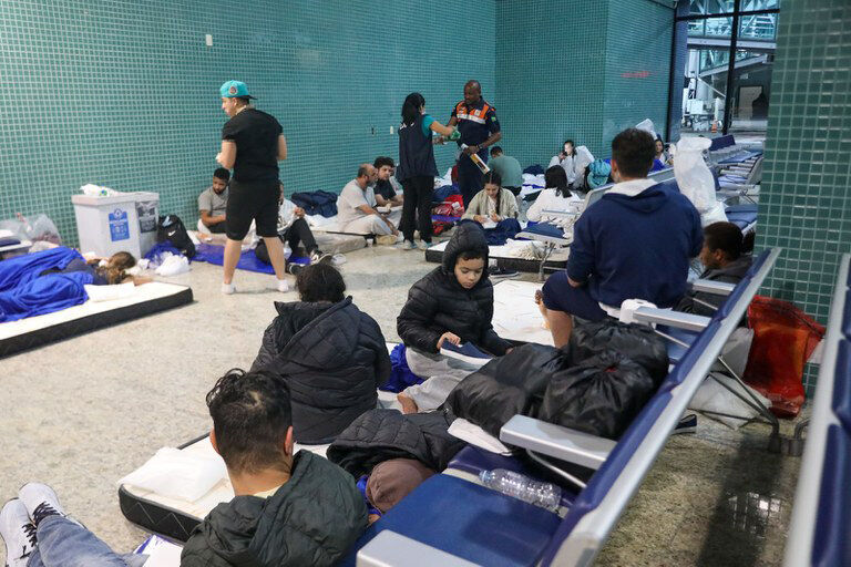 Imigração ilegal para os EUA mobiliza PF em Minas após rede de coiotes lesar dezenas