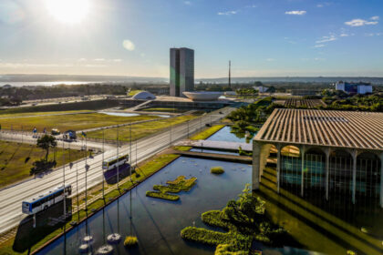 Itamaraty rebaixa status diplomático com a Argentina após ataques de Javier Milei