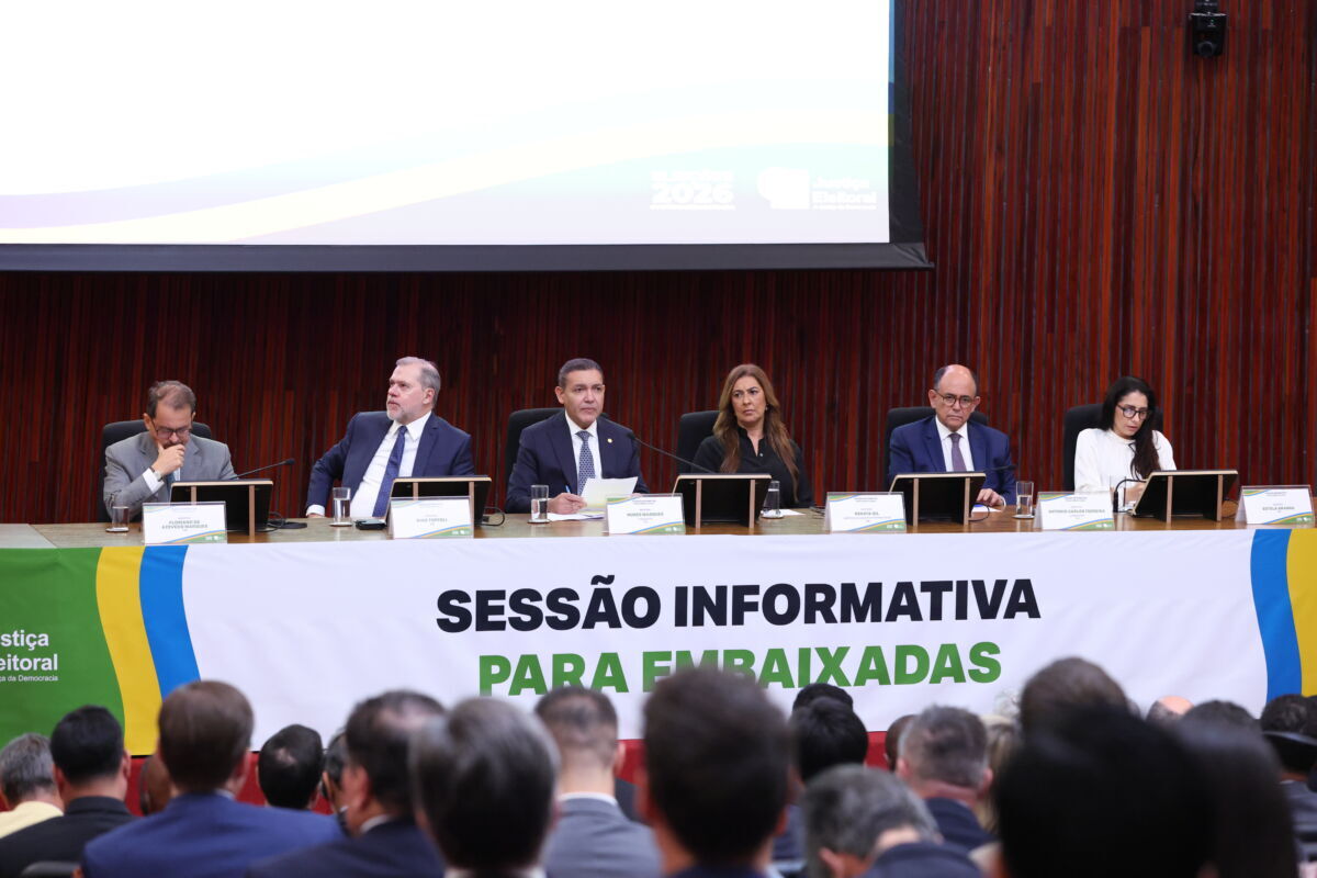 Kassio Nunes Marques reforça segurança das urnas eletrônicas diante do corpo diplomático