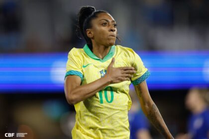 Kerolin torna-se a transferência mais cara da história do futebol feminino brasileiro