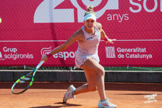 Laura Pigossi reage na final, vence na Espanha e volta a figurar no top 200 do ranking
