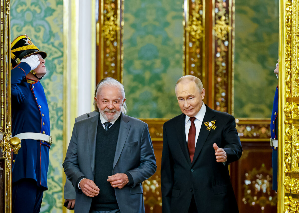 Lula e Putin discutem balança comercial e impasses geopolíticos em contato telefônico