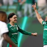 Palmeiras aproveita tropeço rival, atropela Vasco por 4 a 1 e dispara na liderança