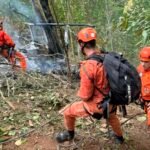 Queda de helicóptero mata quatro pessoas em área de mata fechada no Rio de Janeiro