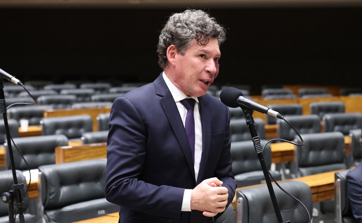 Reginaldo Lopes comandará comissão que vai discutir o fim da taxa sobre importações