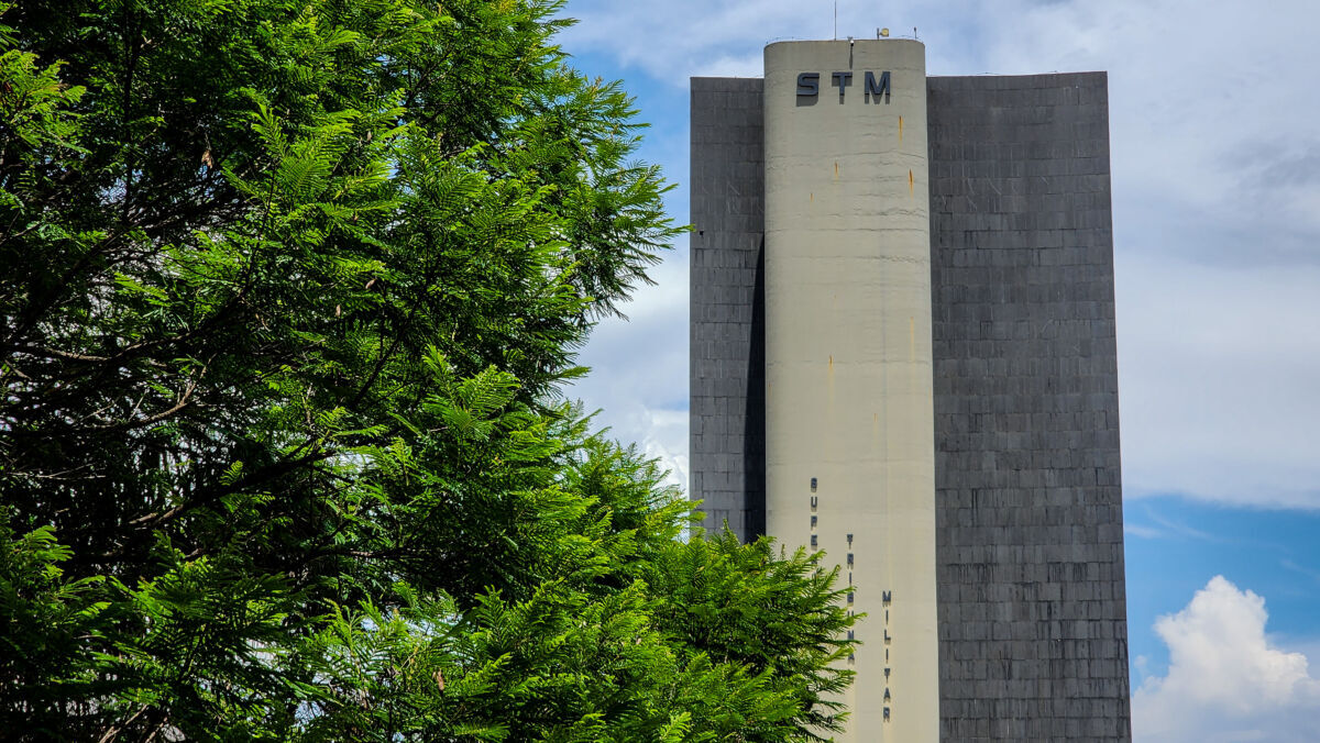STM decreta perda de patente de segundo-tenente acusado de transmitir HIV