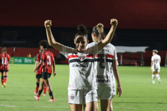São Paulo assume liderança do Brasileirão Feminino após bater Vitória no Barradão