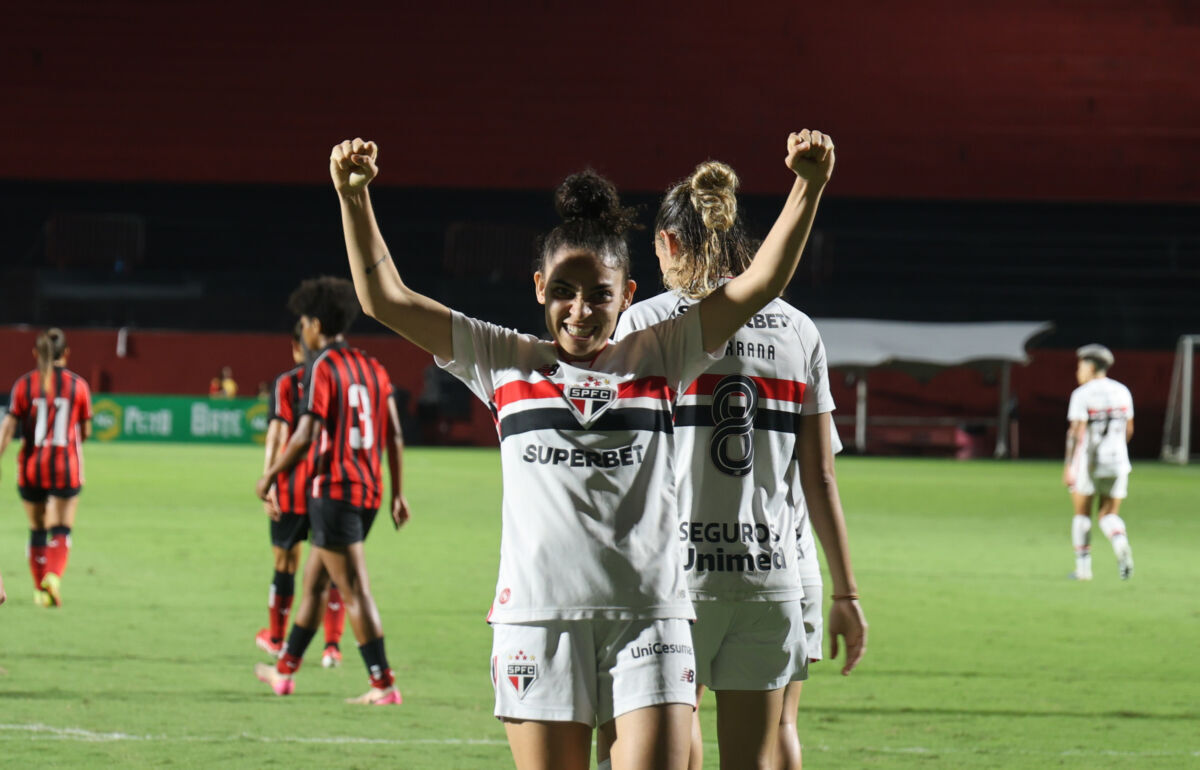 São Paulo assume liderança do Brasileirão Feminino após bater Vitória no Barradão