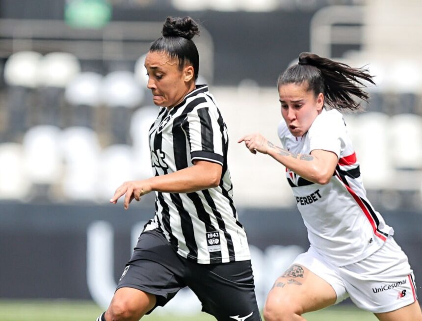 São Paulo divide a liderança com o Corinthians após golear o lanterna Botafogo por 5 a 1
