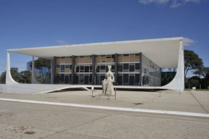 Supremo Tribunal Federal torna réu deputado Gilvan da Federal por injúria contra Lula