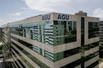 Andrei Rodrigues: AGU aciona Fachin para travar o afastamento do chefe da Polícia Federal