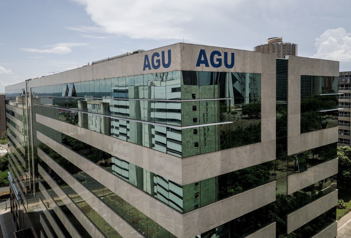 Andrei Rodrigues: AGU aciona Fachin para travar o afastamento do chefe da Polícia Federal