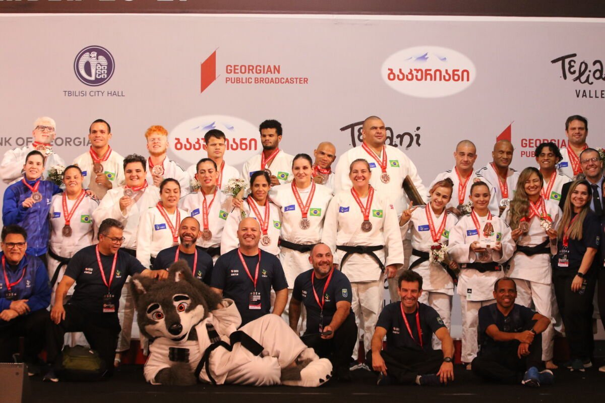 Brasil garante dobradinha de bronze em mundiais paralímpicos de judô e triatlo